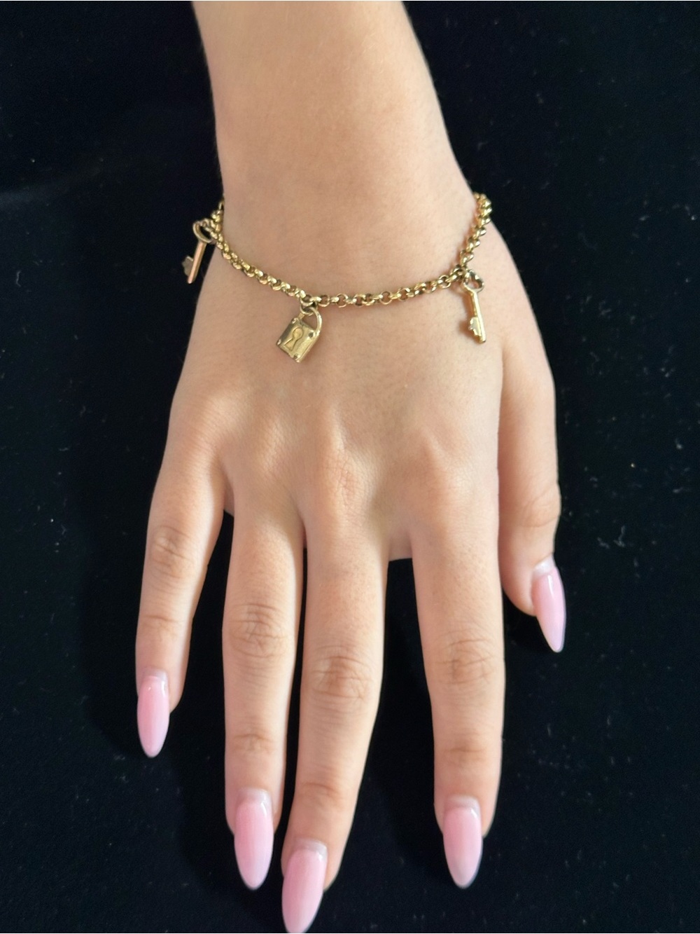 GHP Vintage victorian GFPadlock & Key Charm Bracelet - Picture 2 of 5